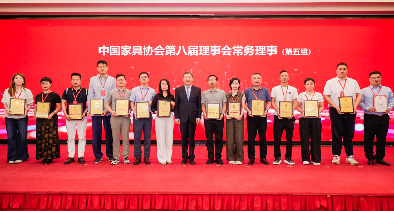 展辰新材六月连获两项行业权威殊荣！